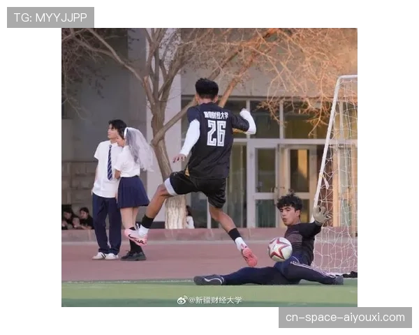 消息:某球星在训练中演示其招牌后撤步脚步,年轻球员围观学习 消息:某球星在训练中演示其招牌后撤步脚步,年轻球员围观学习